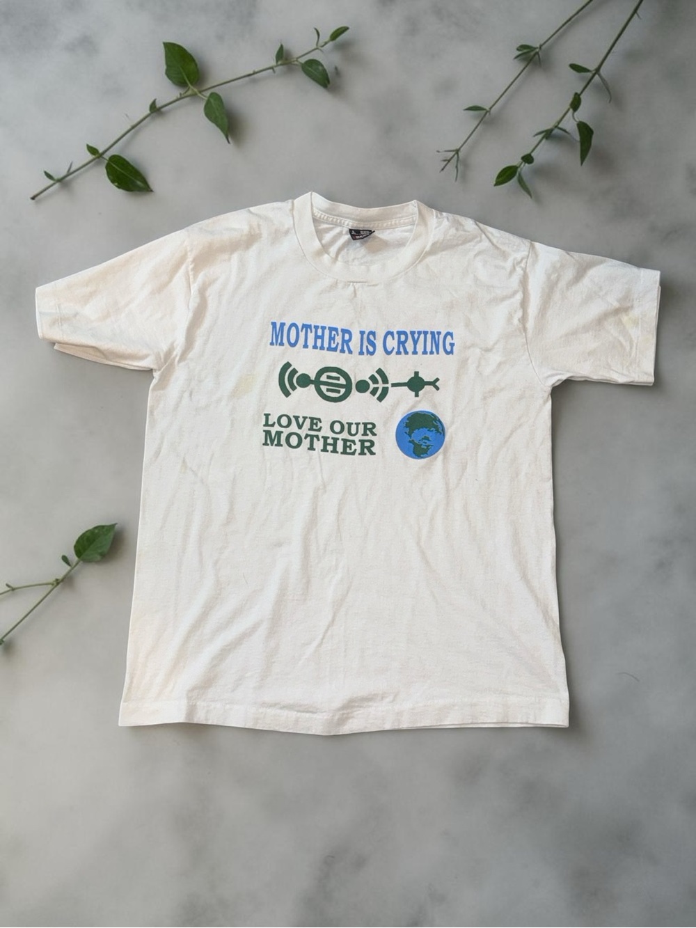 Vintage Tee Shirt Adult Large Single Stitch Mother is Crying…